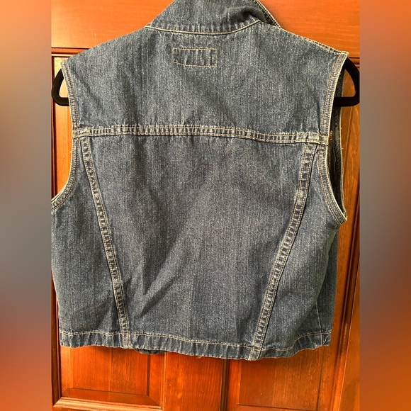 TEAM TACTICS VTG Cropped Denim button front vest. No size tag. - Picture 7 of 7